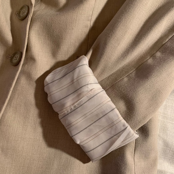 Limited Brand Essentials Blazer - Picture 4 of 5